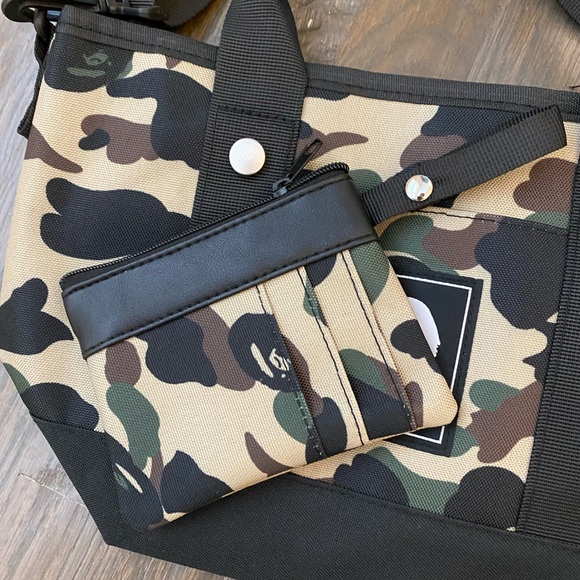 A Bathing Ape Bags Bape Camo mini tote and Bape card holder - Picture 7 of 8